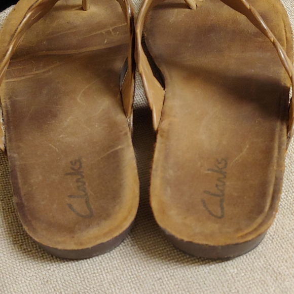 Clark's distressed sandals sz.9M - Picture 4 of 6